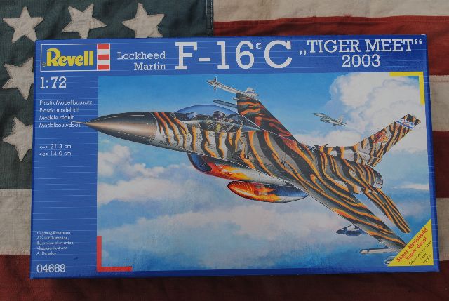 Revell 04669  Lockheed Martin F-16C 